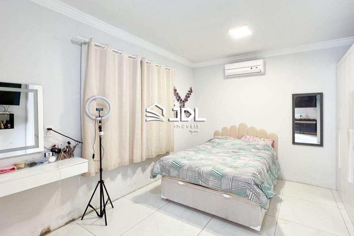 Casa à venda no bairro Escola Agrícola: 