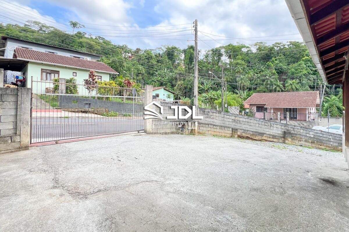 Casa à venda no bairro Escola Agrícola: 