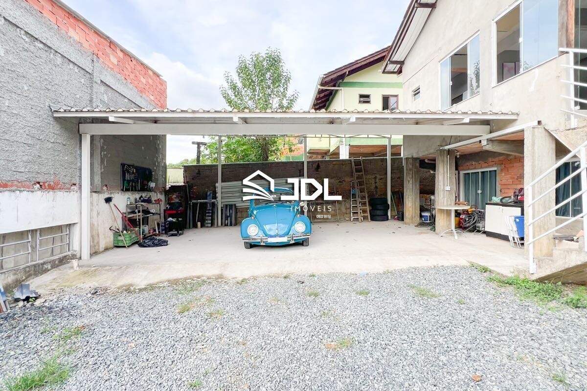 Casa à venda no bairro Escola Agrícola: 