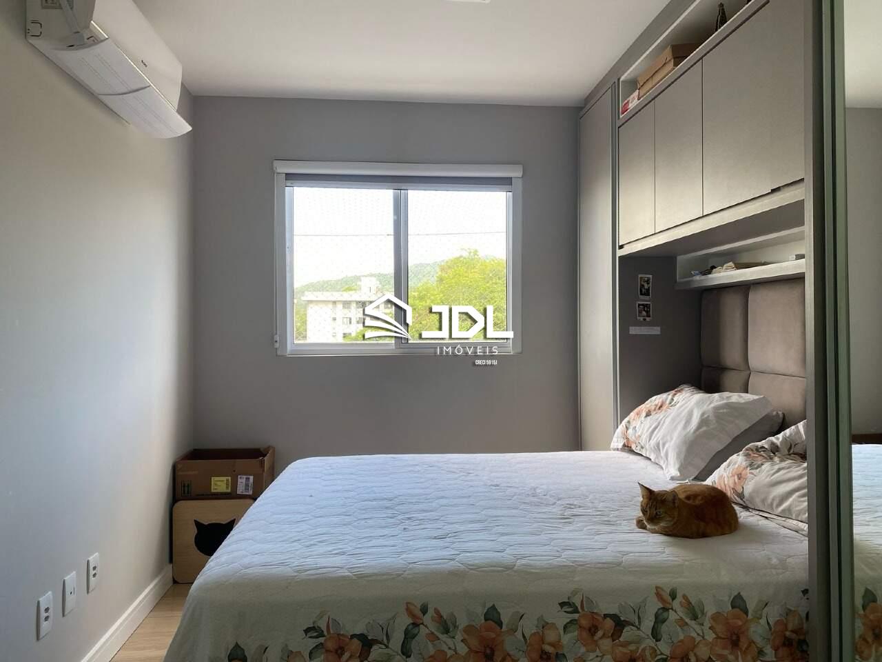 Apartamento à venda no bairro Velha: 