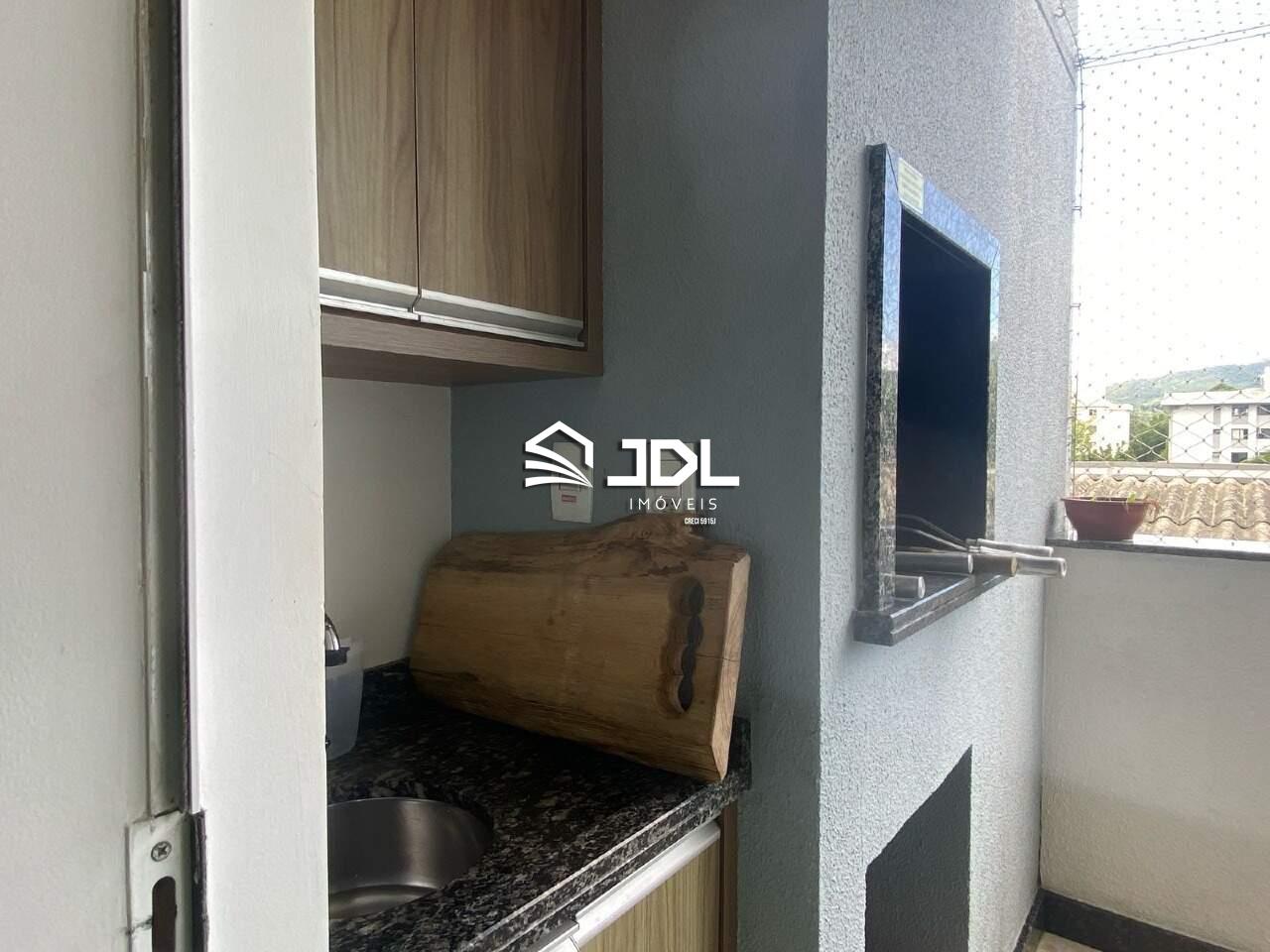 Apartamento à venda no bairro Velha: 