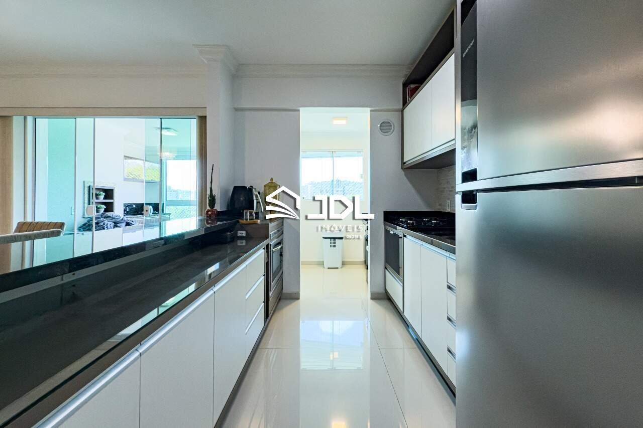 Apartamento à venda no bairro Velha: 