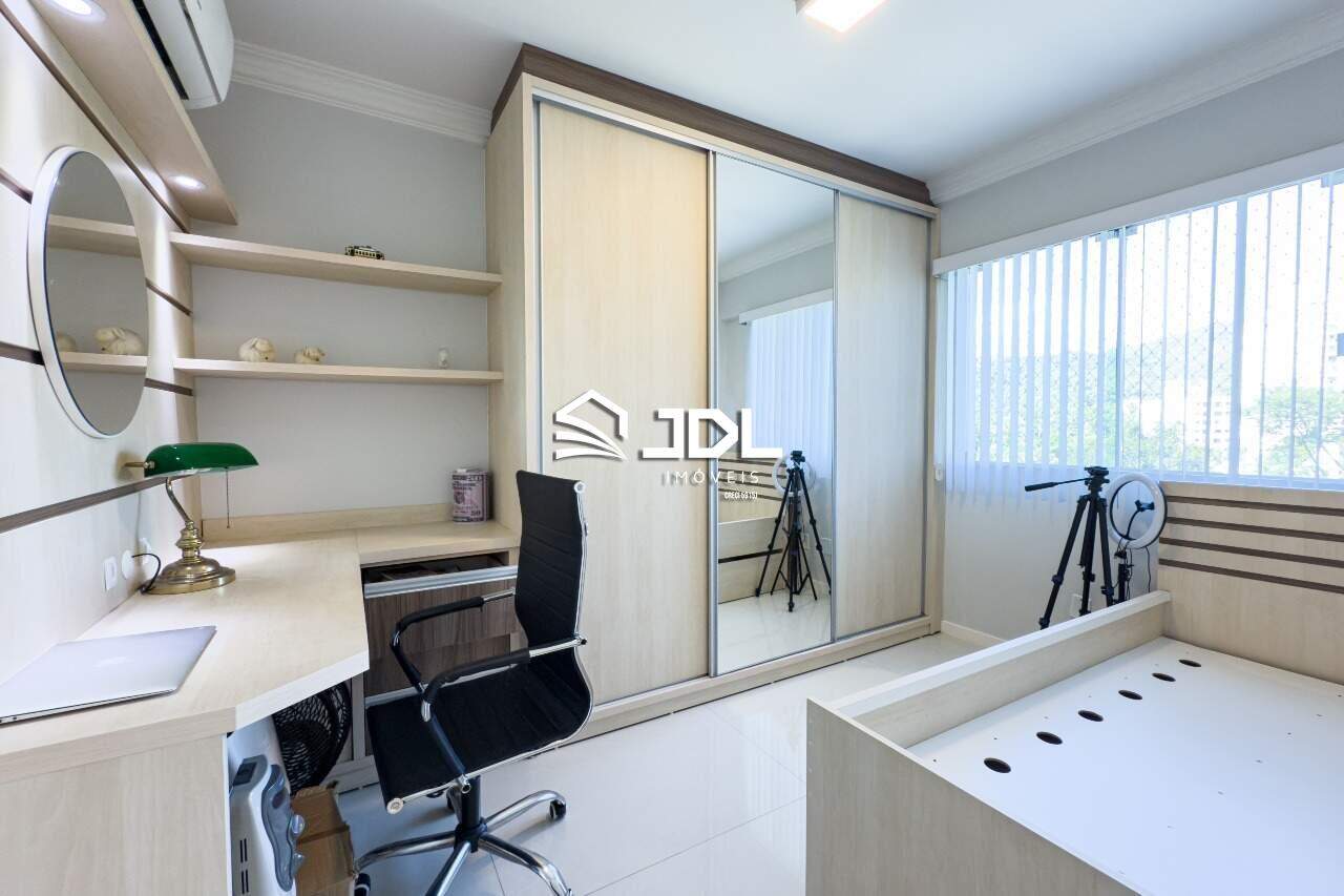 Apartamento à venda no bairro Velha: 