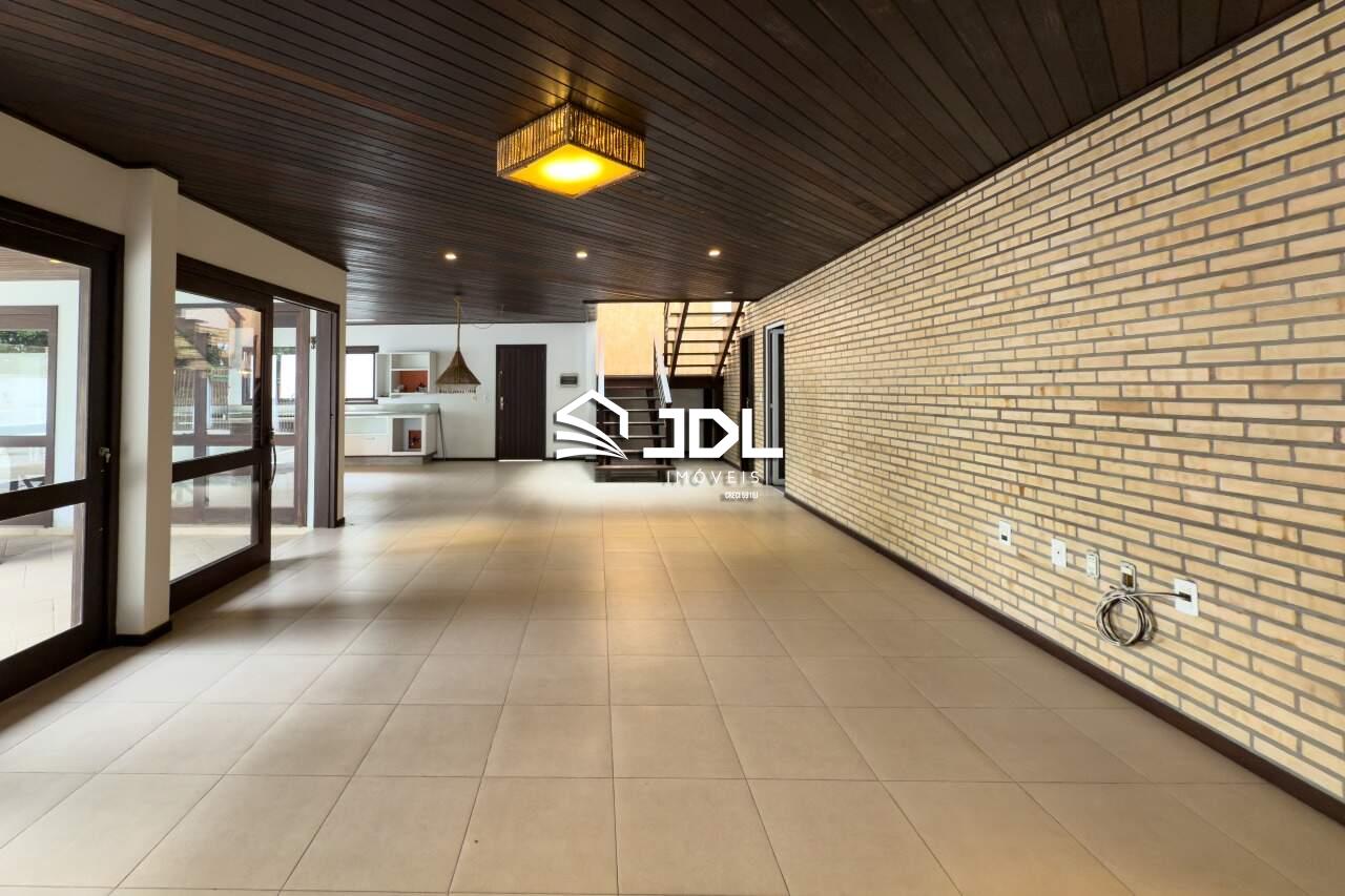 Casa à venda no bairro Escola Agrícola: 