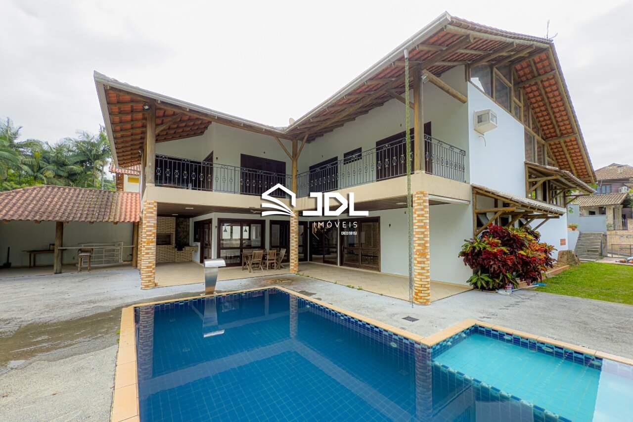 Casa à venda no bairro Escola Agrícola: 