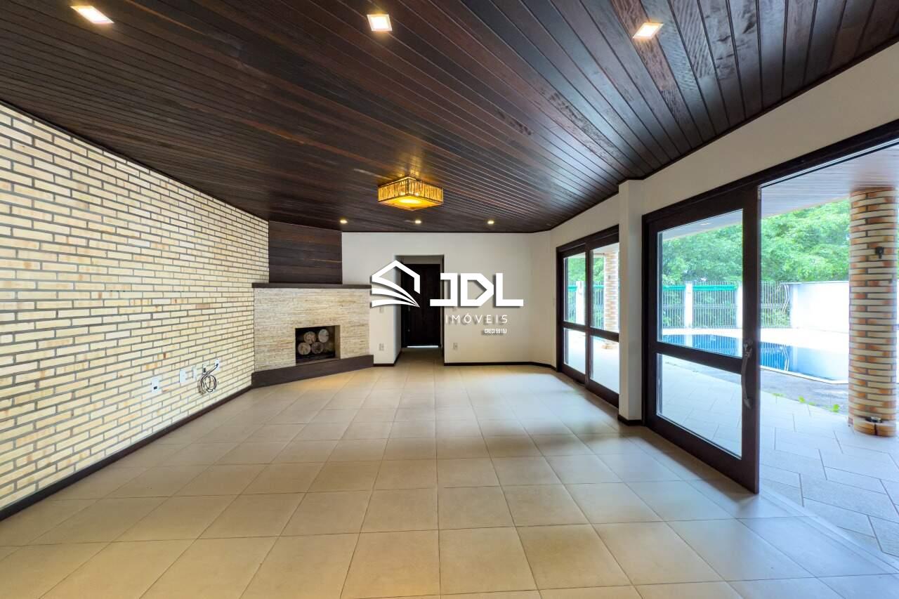 Casa à venda no bairro Escola Agrícola: 