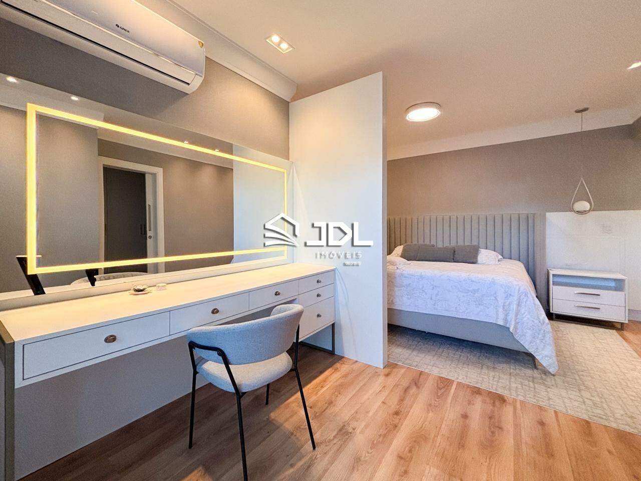 Apartamento à venda no bairro Ponta Aguda: 