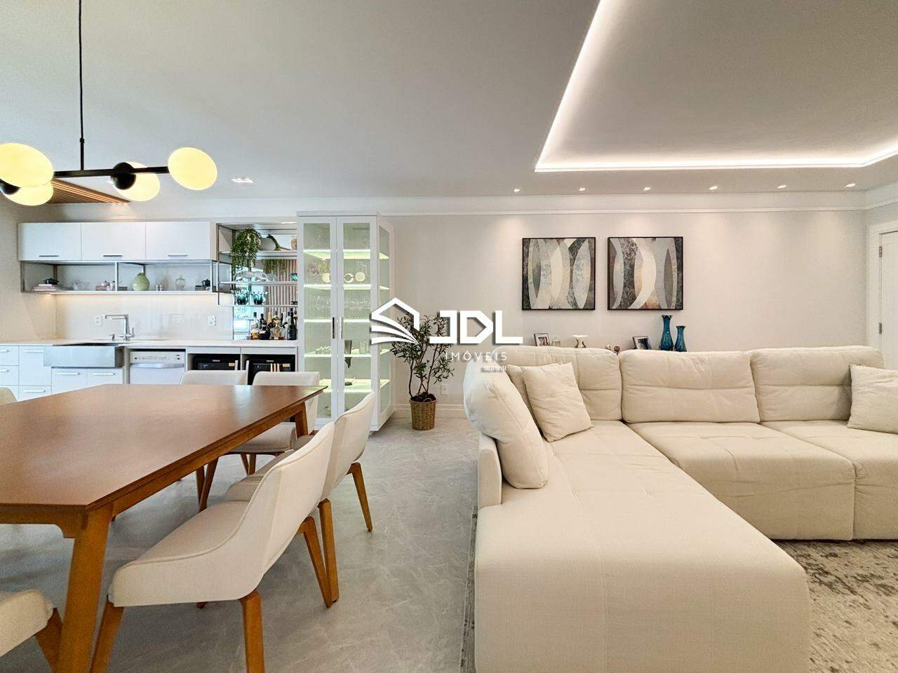 Apartamento à venda no bairro Ponta Aguda: 