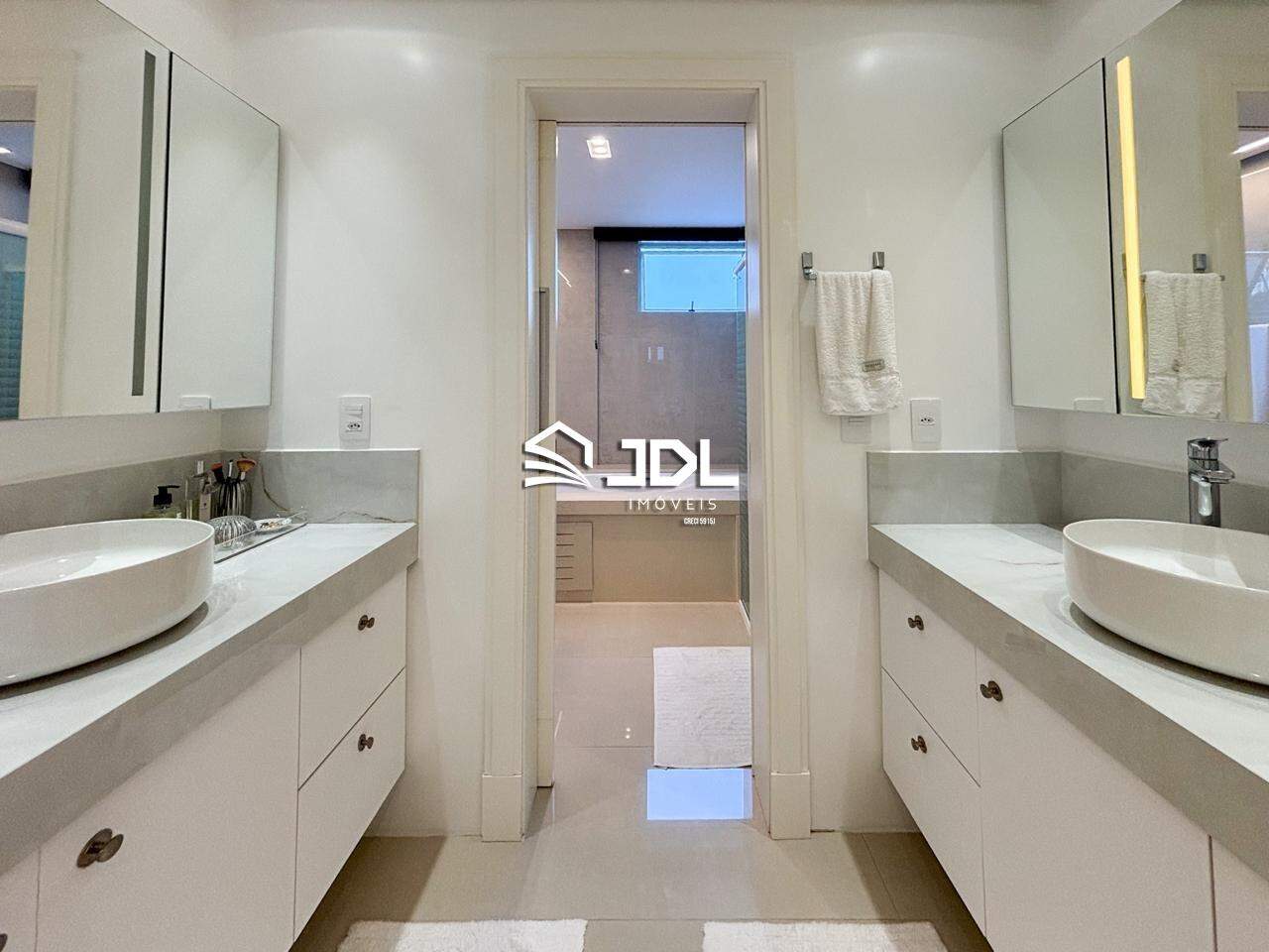 Apartamento à venda no bairro Ponta Aguda: 