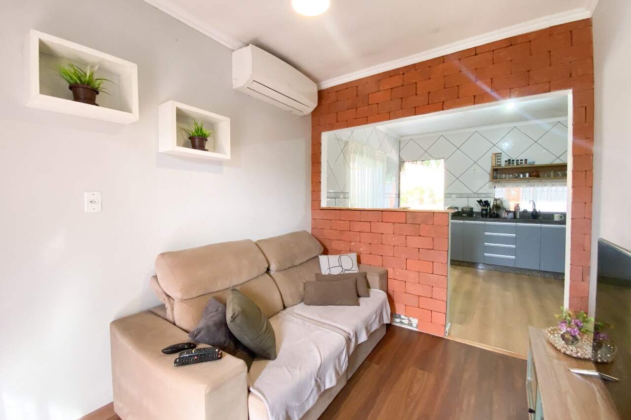Casa à venda no bairro Velha Central: 