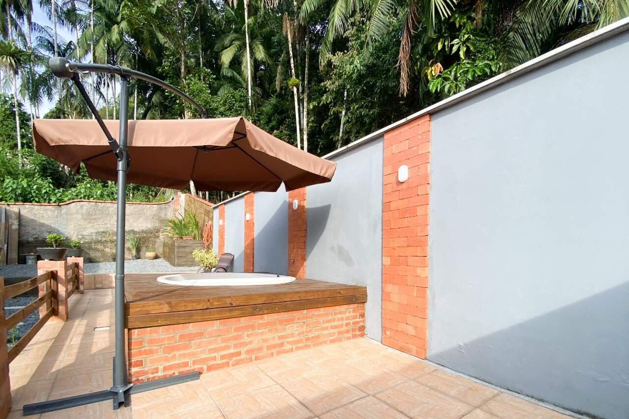 Casa à venda no bairro Velha Central: 