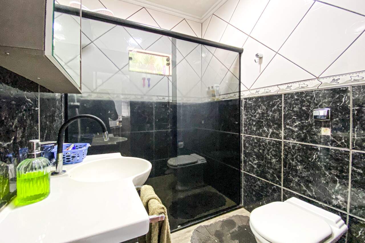 Casa à venda no bairro Velha Central: 