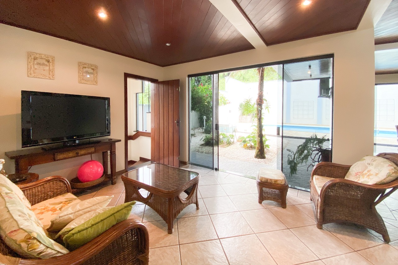 Casa à venda no bairro Velha: 