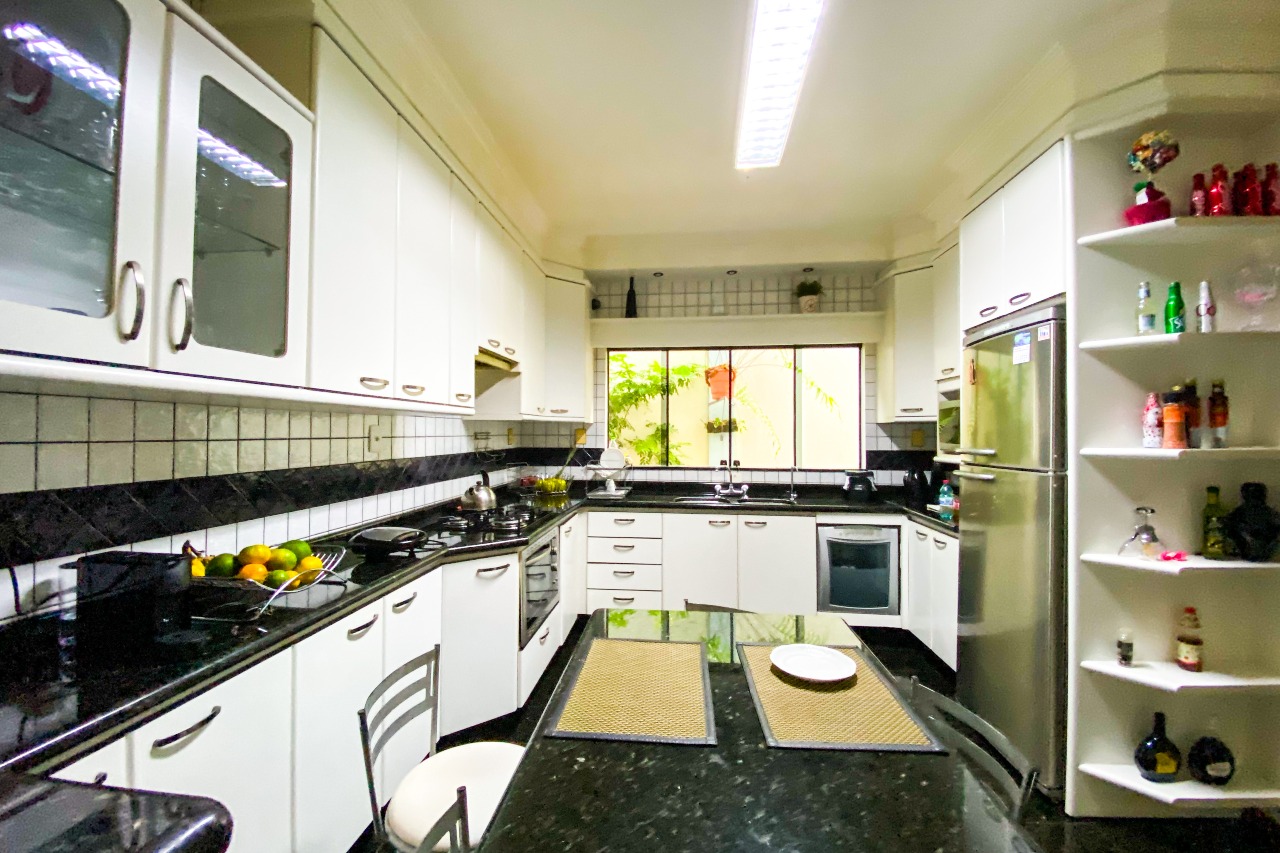 Casa à venda no bairro Velha: 