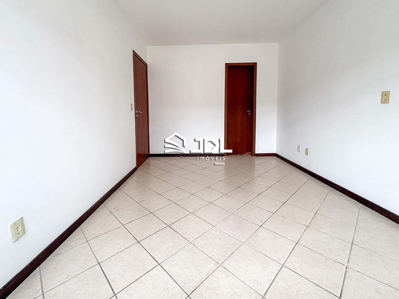 Apartamento à venda no bairro Ponta Aguda: 