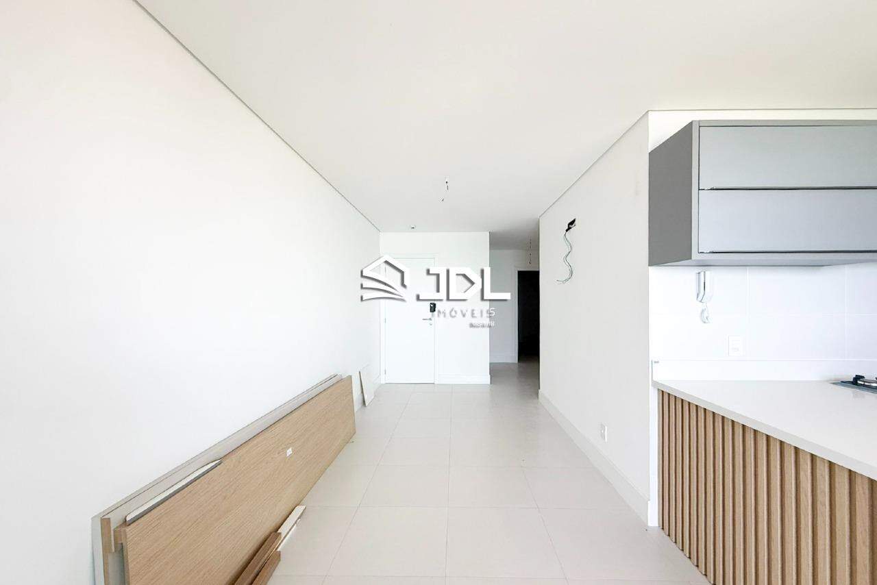 Apartamento à venda no bairro Praia de Armação do Itapocorói: 