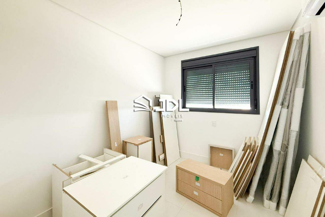 Apartamento à venda no bairro Praia de Armação do Itapocorói: 