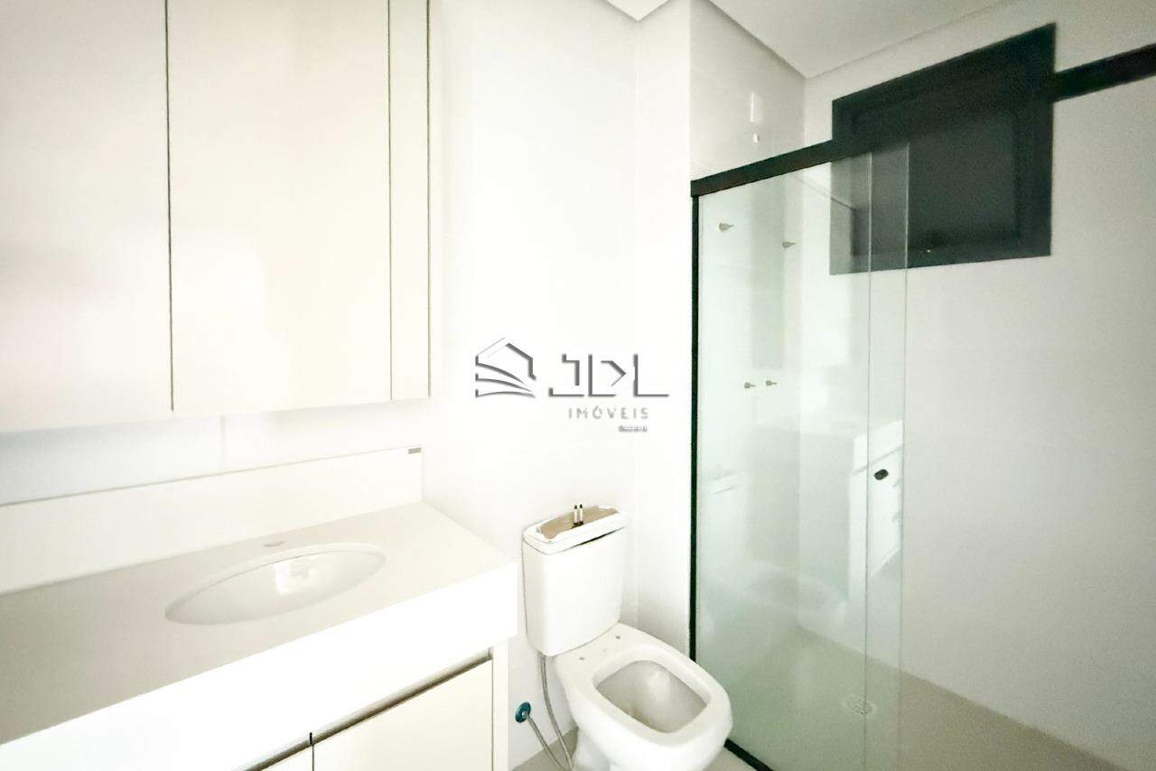 Apartamento à venda no bairro Praia de Armação do Itapocorói: 