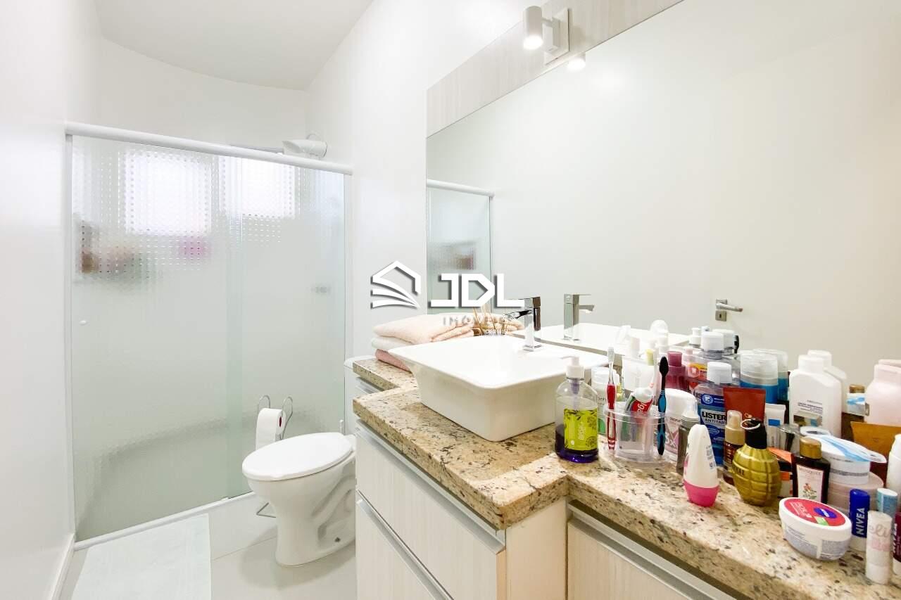 Casa à venda no bairro Velha Central: 