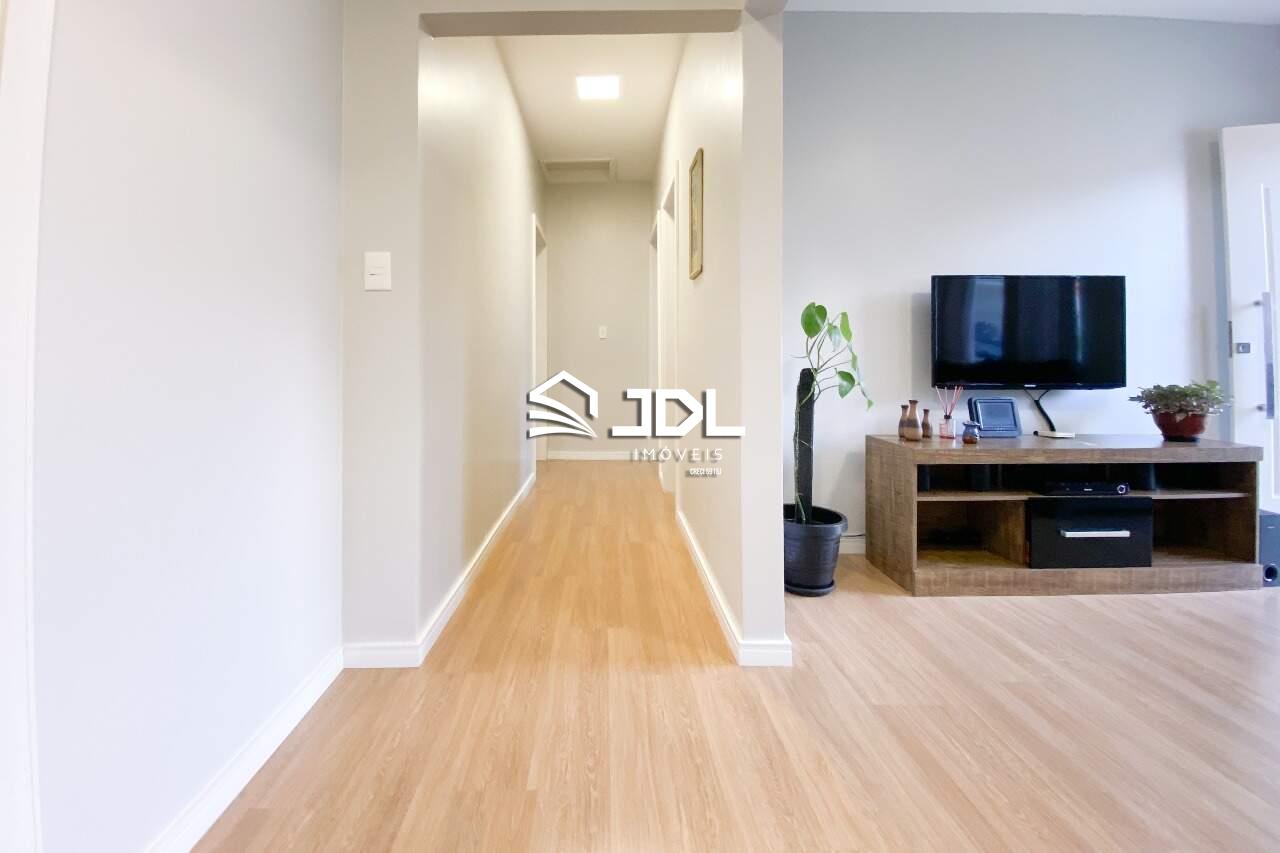 Casa à venda no bairro Velha Central: 