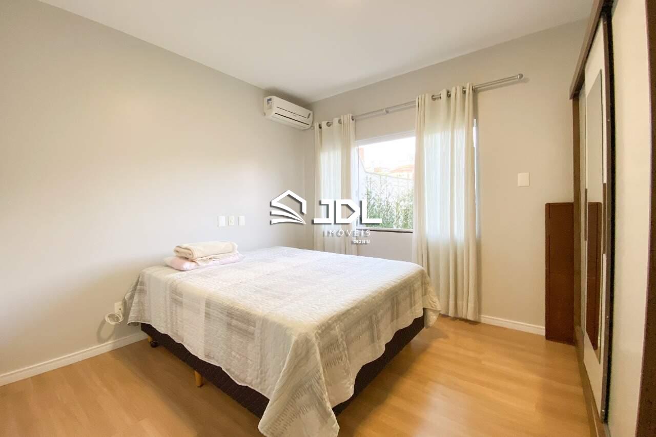 Casa à venda no bairro Velha Central: 