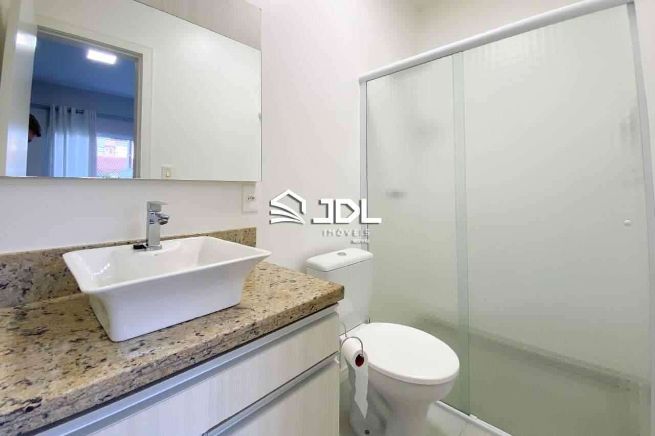 Casa à venda no bairro Velha Central: 