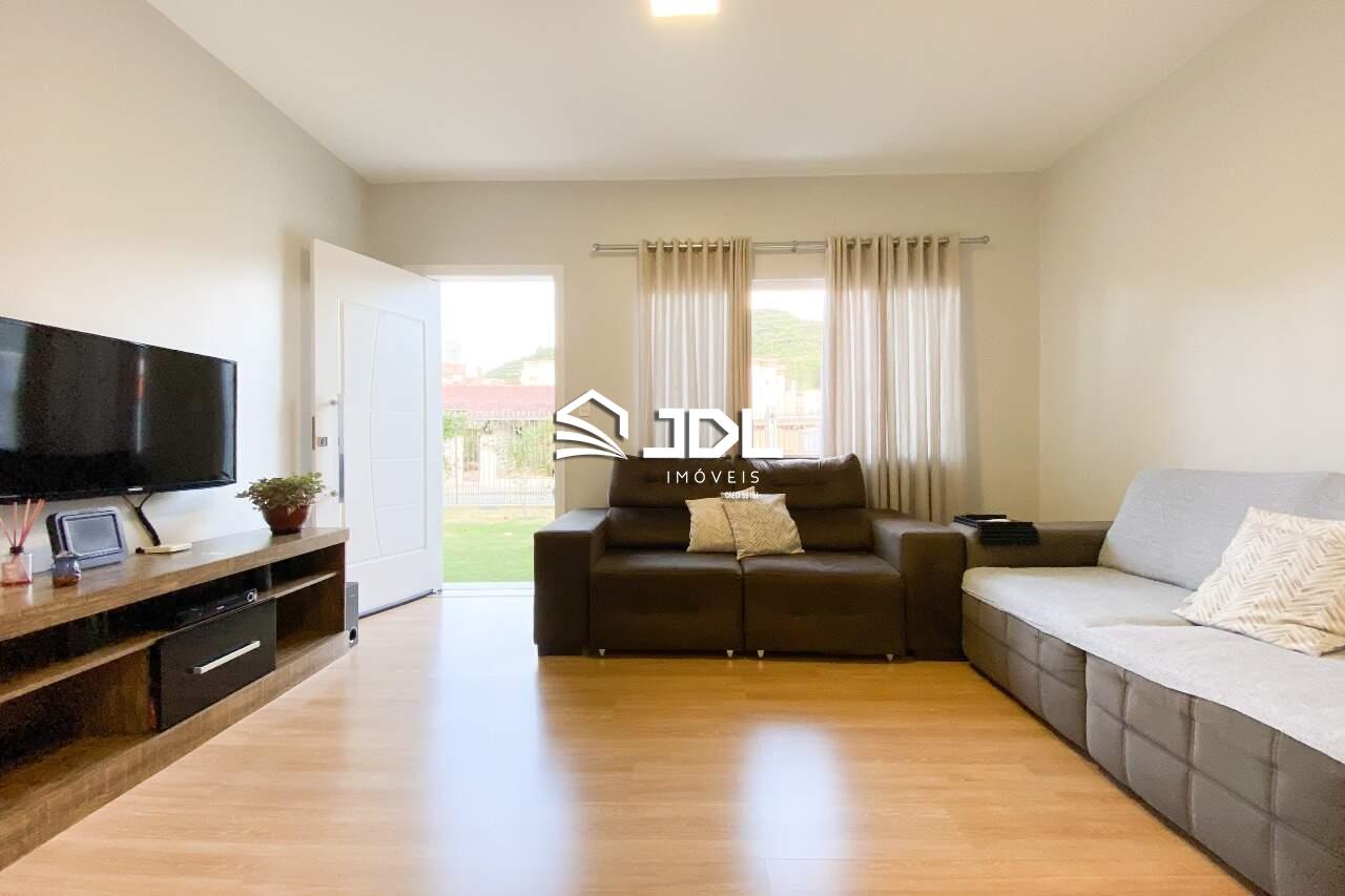 Casa à venda no bairro Velha Central: 