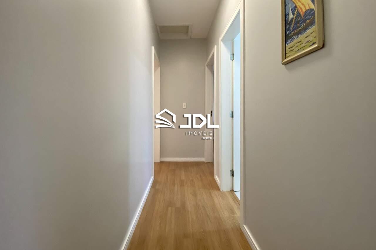 Casa à venda no bairro Velha Central: 