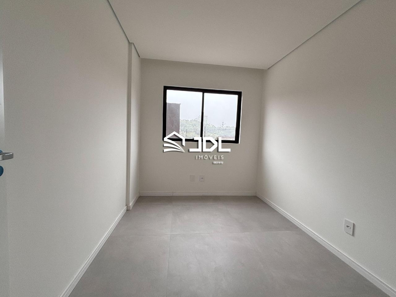 Apartamento à venda no bairro Velha: 