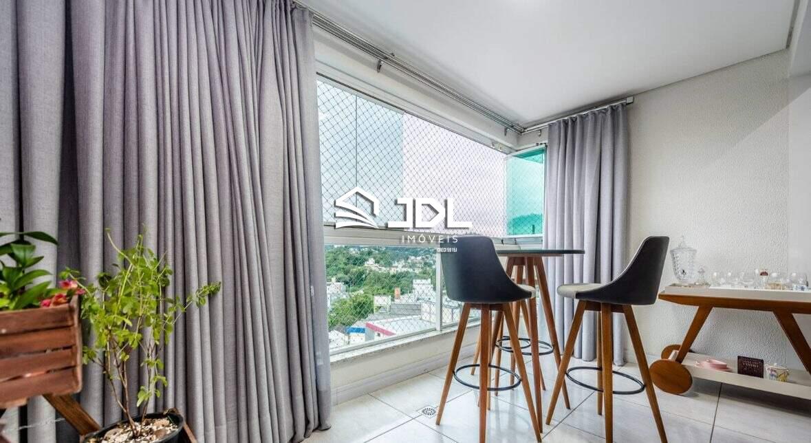 Apartamento à venda no bairro Velha: 