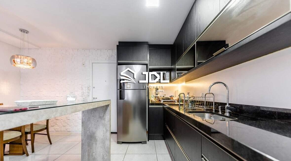 Apartamento à venda no bairro Velha: 