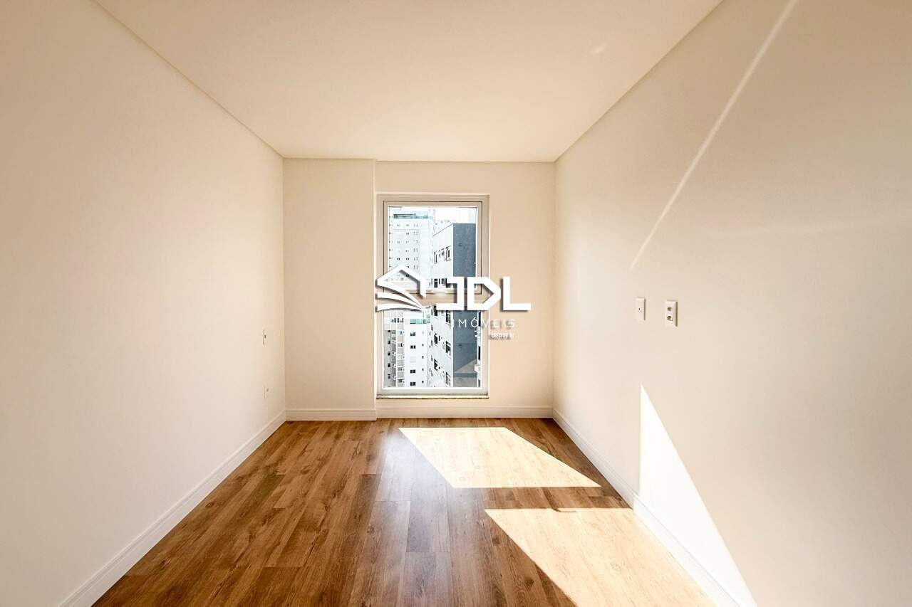 Apartamento à venda no bairro Velha: 