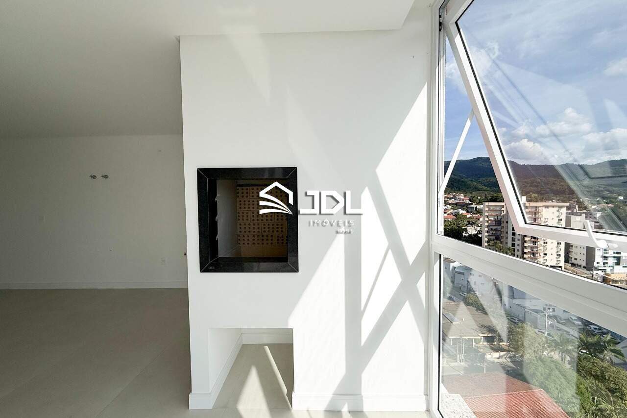 Apartamento à venda no bairro Velha: 