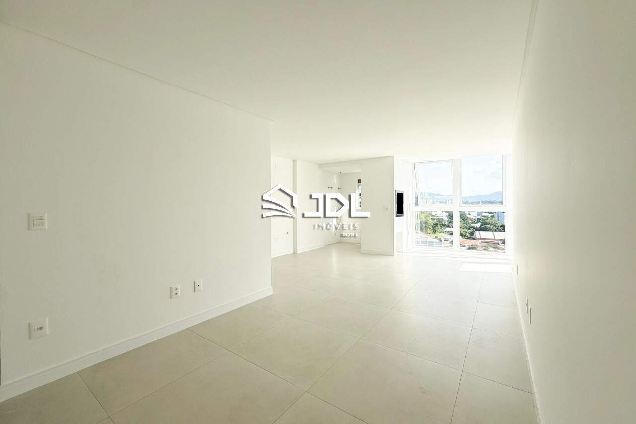 Apartamento à venda no bairro Velha: 
