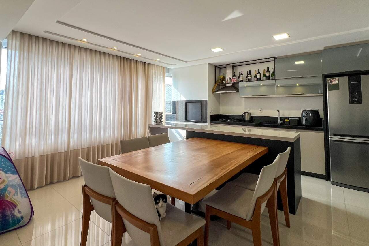 Apartamento à venda no bairro Vila Nova: