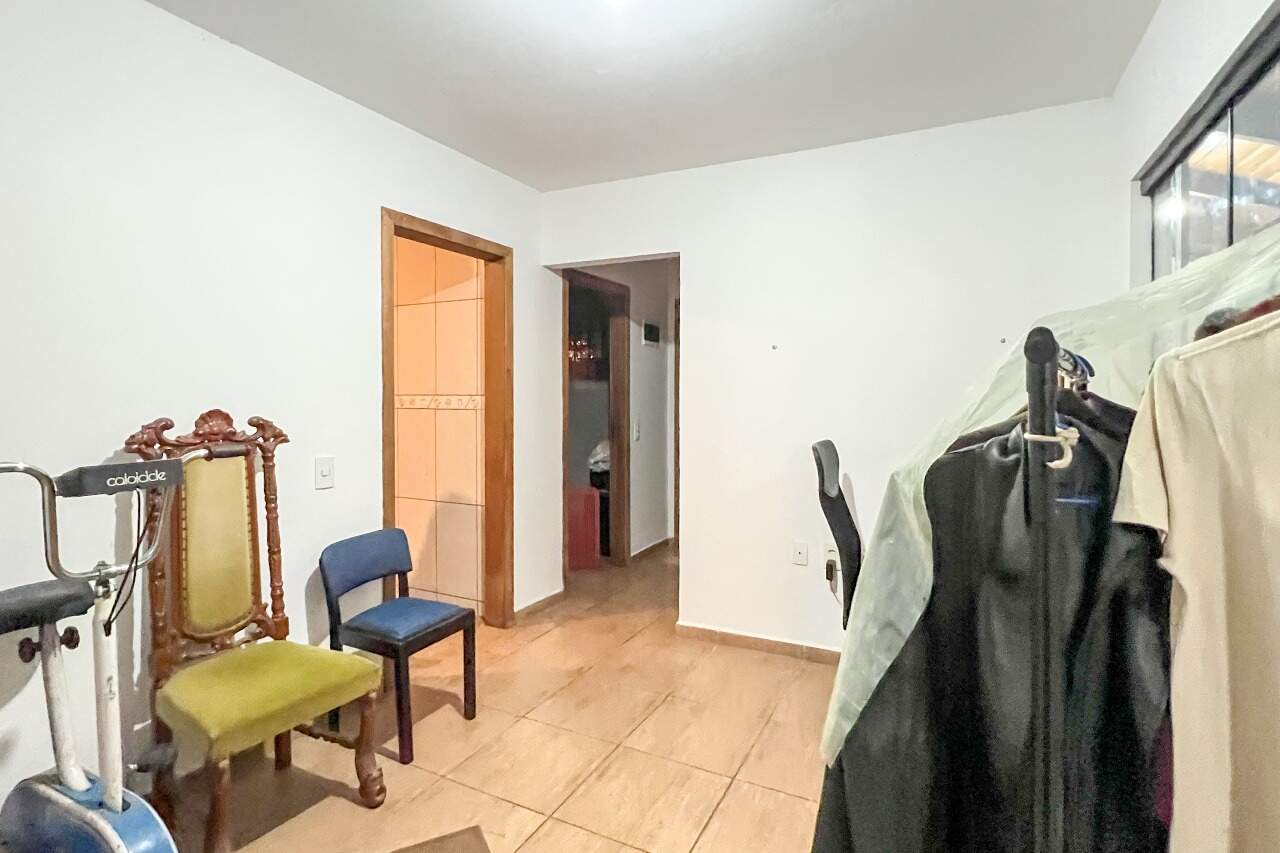 Casa à venda no bairro Escola Agrícola: 