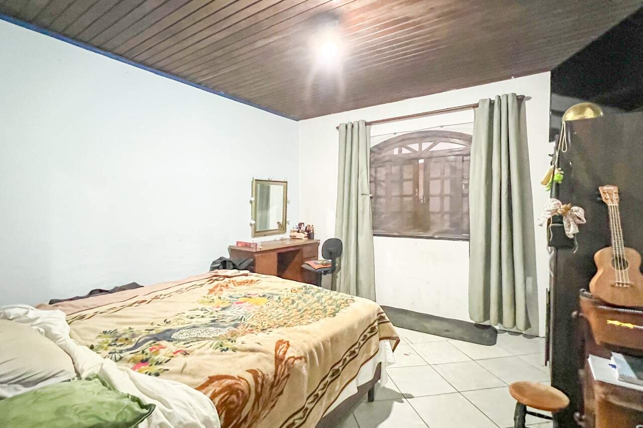 Casa à venda no bairro Escola Agrícola: 