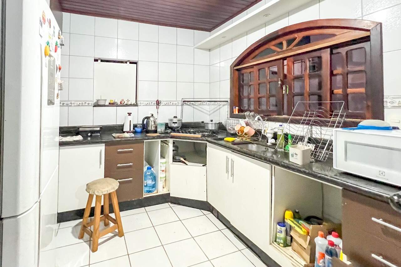 Casa à venda no bairro Escola Agrícola: 