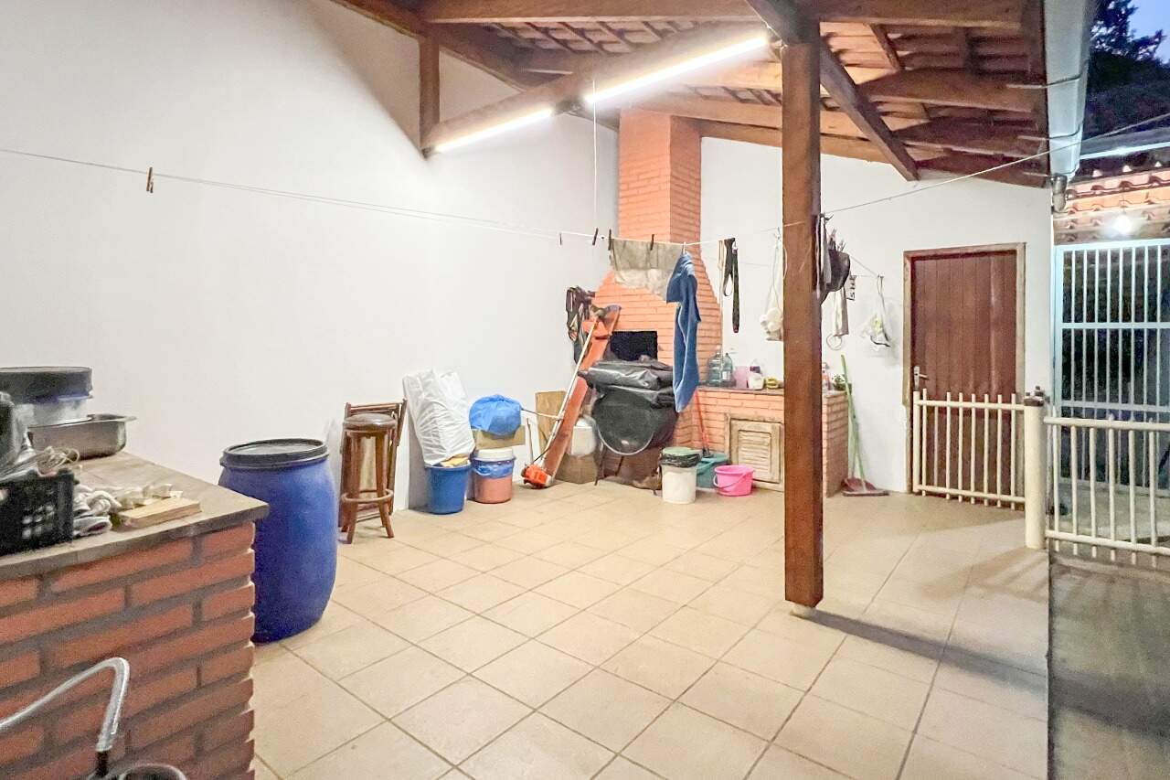 Casa à venda no bairro Escola Agrícola: 