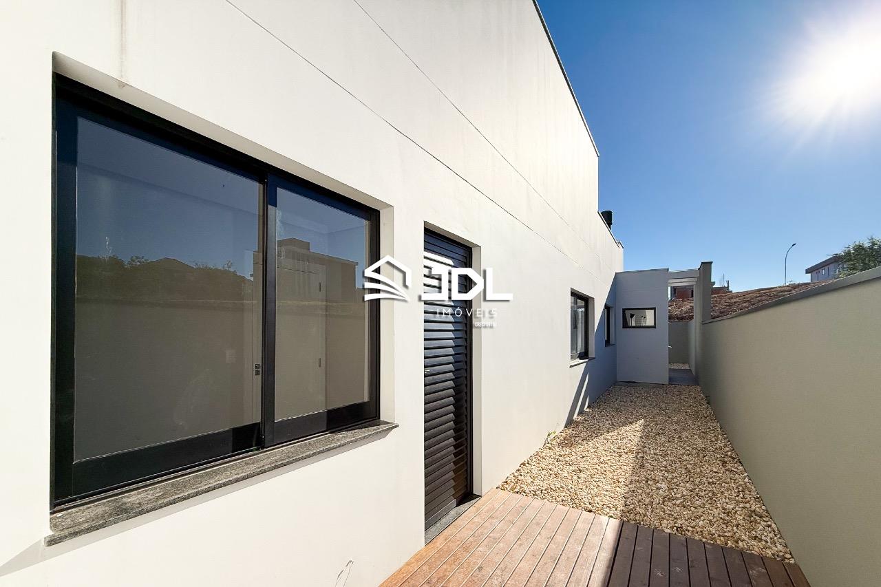 Casa à venda no bairro Ponta Aguda: 