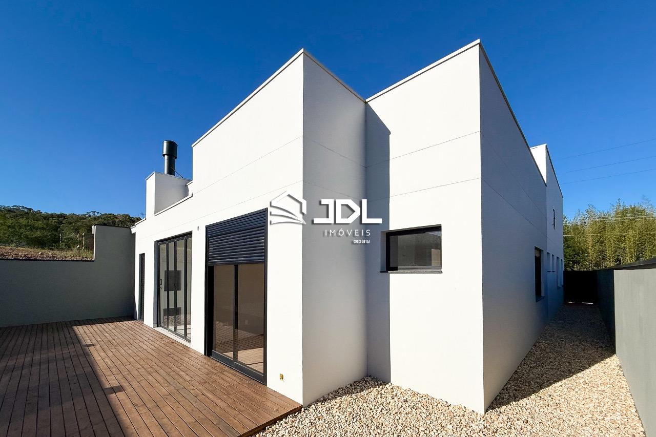 Casa à venda no bairro Ponta Aguda: 