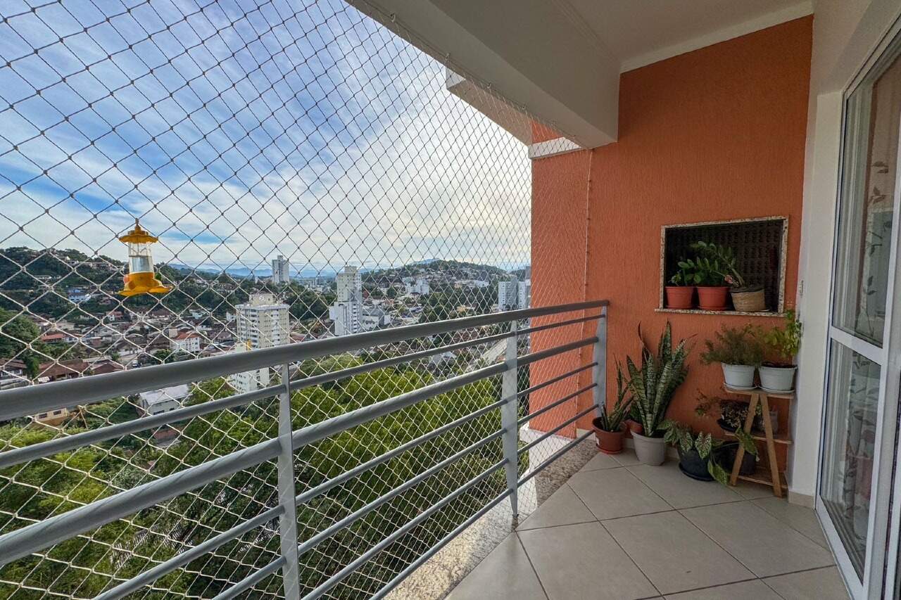Apartamento à venda no bairro Escola Agrícola: 
