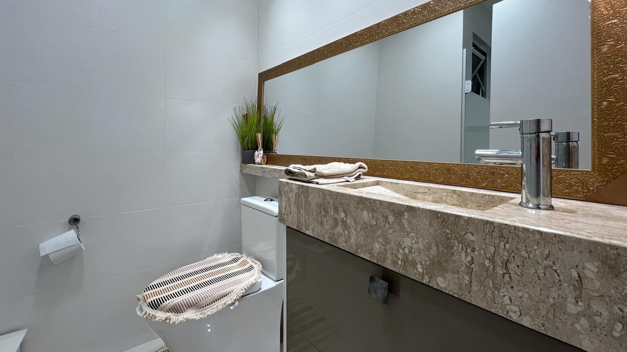 Apartamento à venda no bairro Água Verde: 