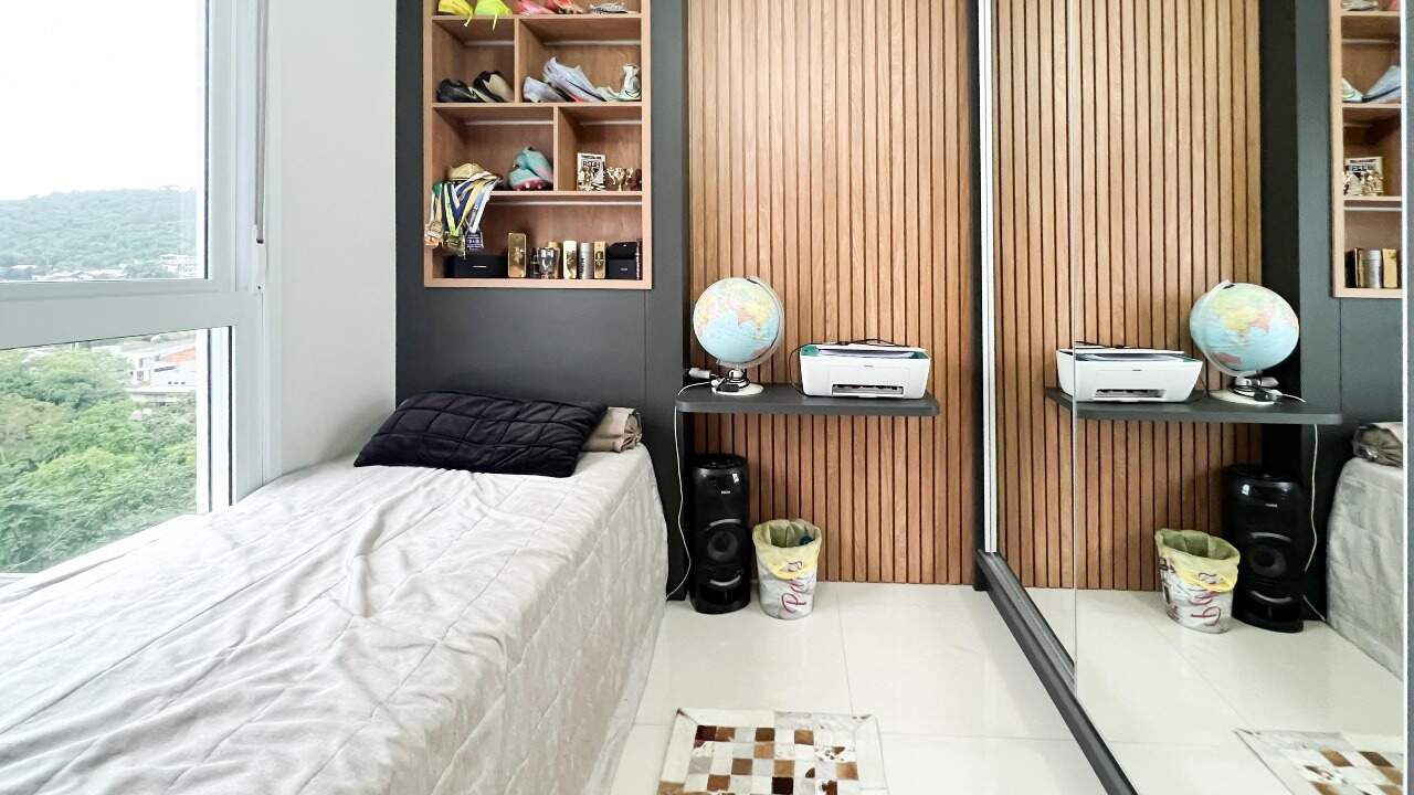 Apartamento à venda no bairro Velha: 