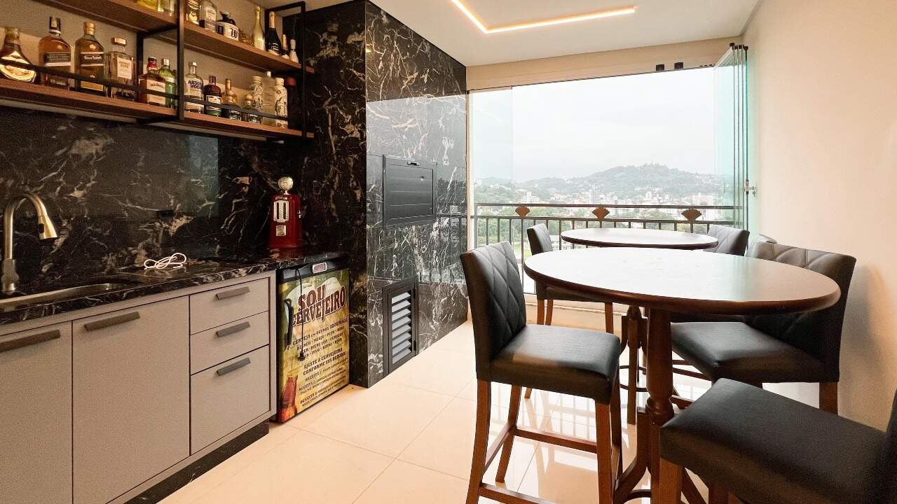 Apartamento à venda no bairro Velha: 