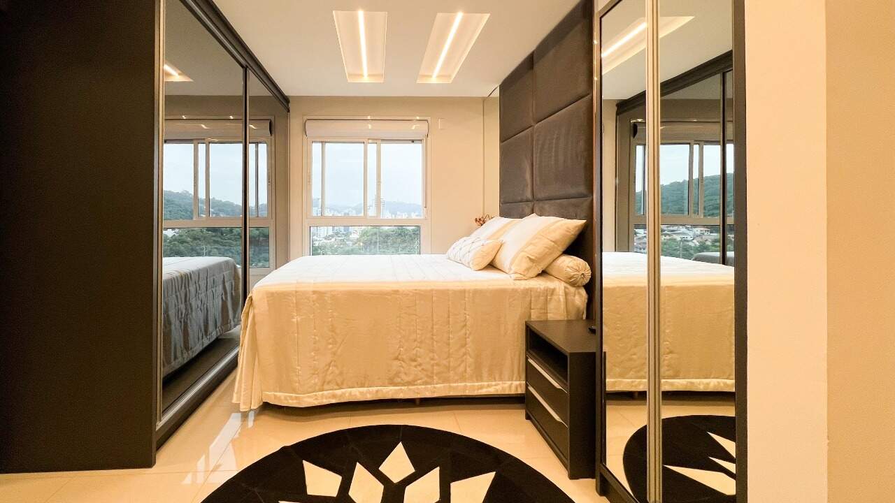 Apartamento à venda no bairro Velha: 