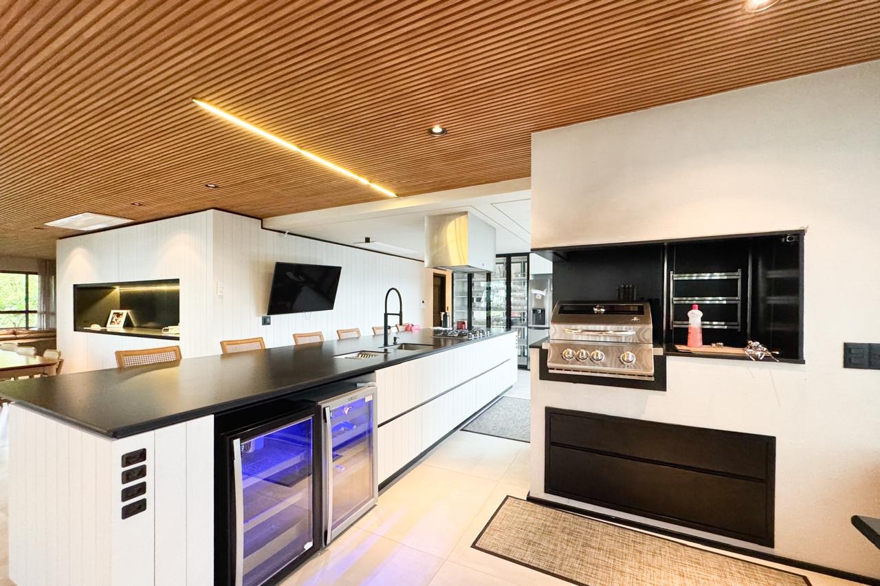 Apartamento à venda no bairro Ponta Aguda: 