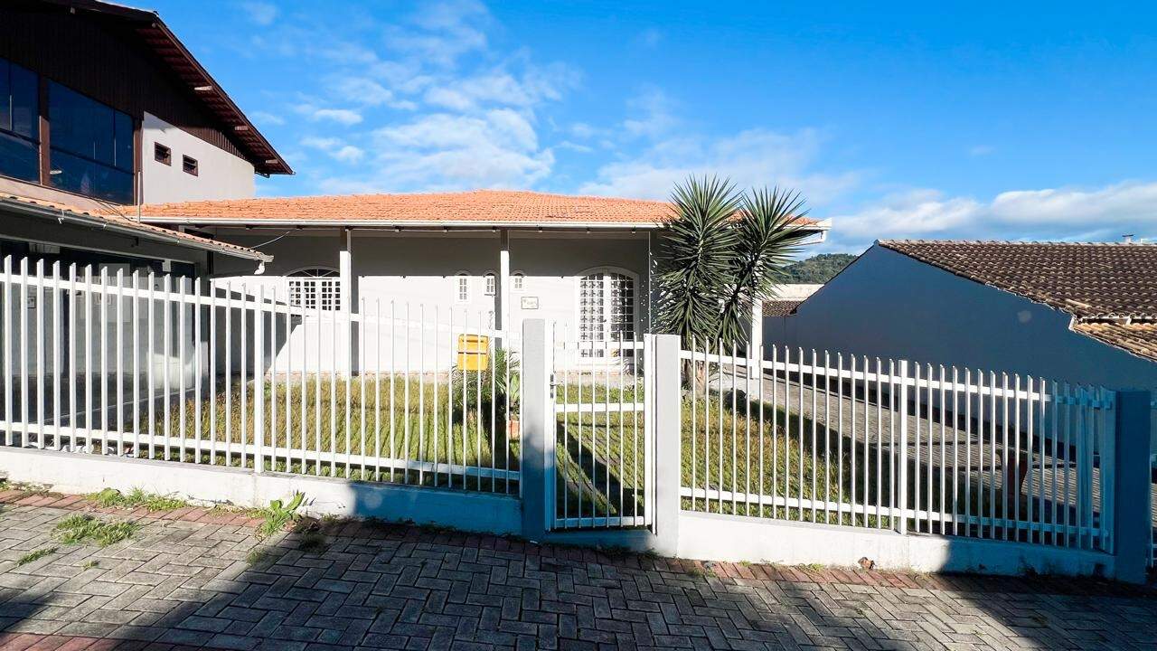 Casa à venda no bairro Passo Manso: 