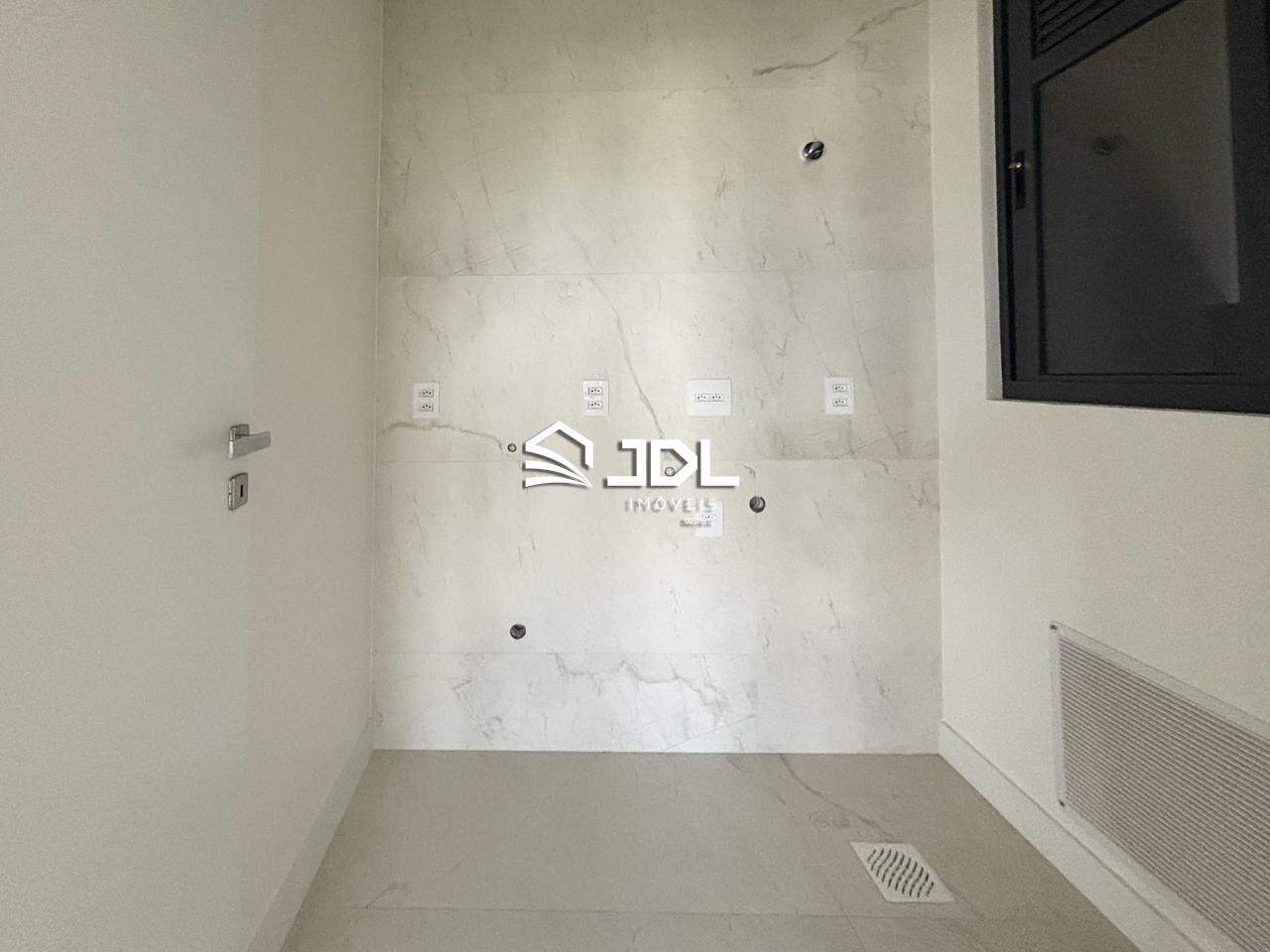 Apartamento à venda no bairro Velha: 