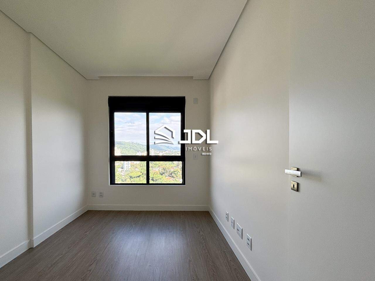 Apartamento à venda no bairro Velha: 